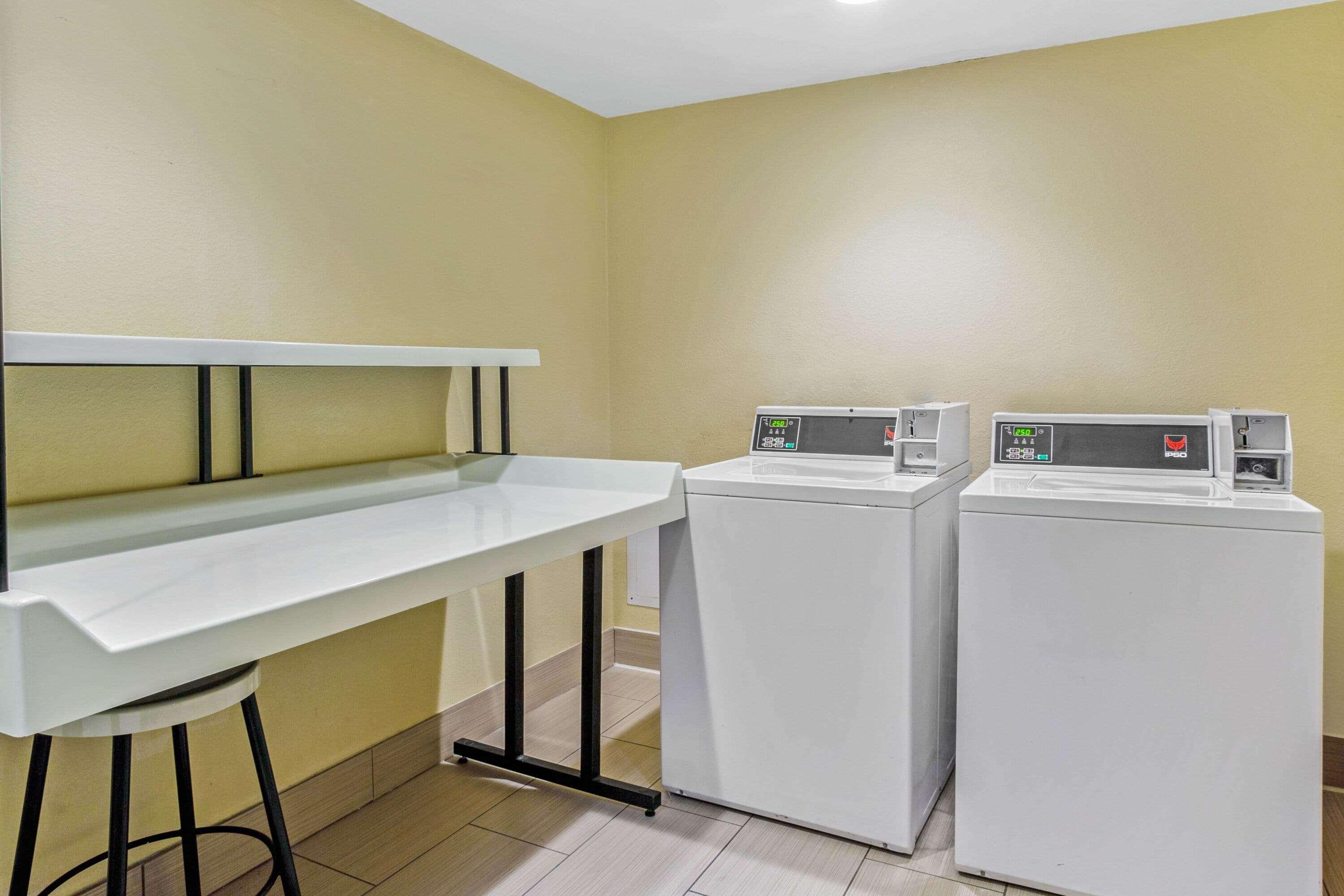 La Quinta By Wyndham Salisbury Hotel Ngoại thất bức ảnh
